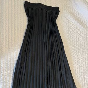 Long (ankle) black skirt